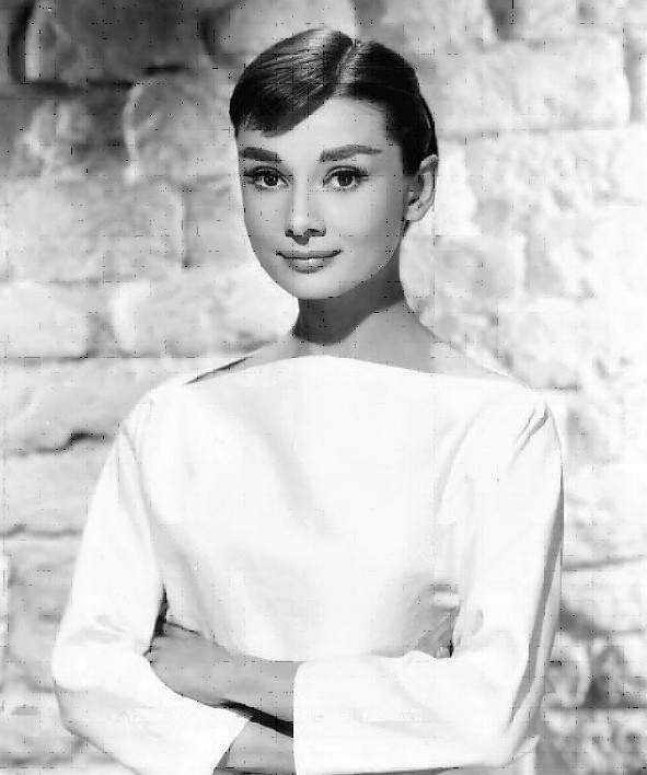 couverture de : Audrey Hepburn ou l'&eacute;l&eacute;gance m&eacute;lancolique